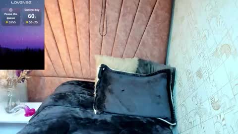 Snapshot of issa_milf__ chatting on 10.20.25 ISSA MILF online show from 10.20.25