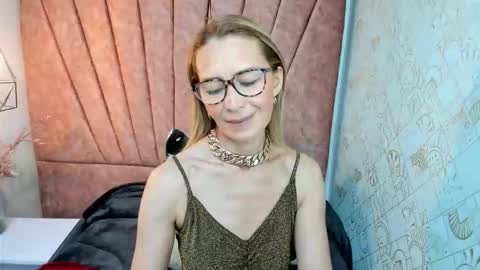 ISSA MILF online show from 12.01.25