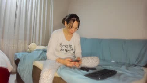 Snapshot of issabelle_69 chatting on 02.03.25 Issabelle online show from 02.03.25