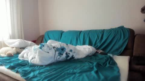 Snapshot of issabelle_69 chatting on 02.12.25 Issabelle online show from 02.12.25