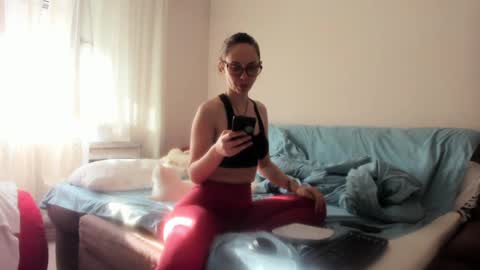 Snapshot of issabelle_69 chatting on 02.26.25 Issabelle online show from 02.26.25