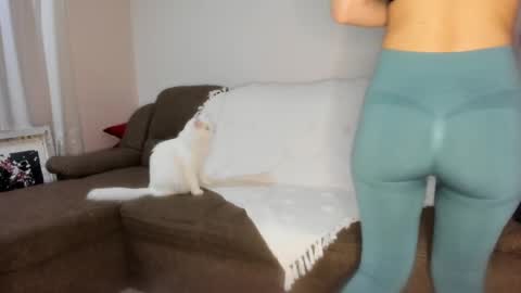 Snapshot of issabelle_69 chatting on 02.28.25 Issabelle online show from 02.28.25