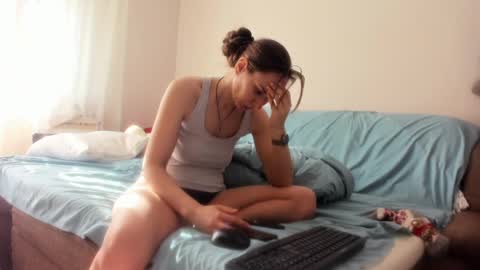 Snapshot of issabelle_69 chatting on 03.10.25 Issabelle online show from 03.10.25