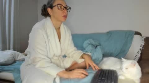 Issabelle online show from 12.21.25