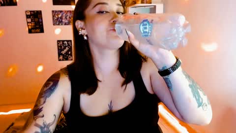 Yiz online show from 12.04.24