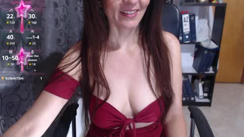Snapshot of issy_mel chatting on 04.02.26 Issy online show from 04.02.26