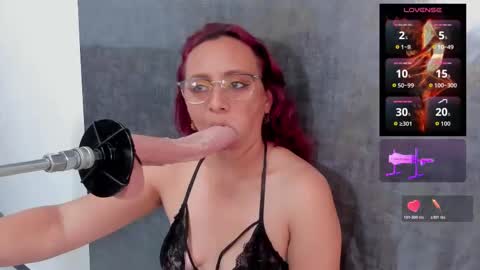 Snapshot of issys_milf chatting on 02.01.26 ISSYS online show from 02.01.26