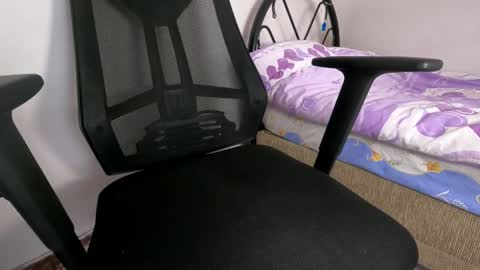 Snapshot of istanbullian chatting on 03.01.25 erdem online show from 03.01.25