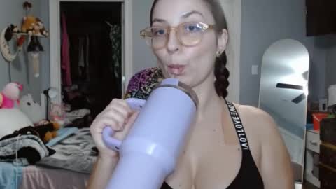 Snapshot of italiana25 chatting on 01.18.25 Bella Bloom online show from 01.18.25