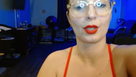 Snapshot of italiana25 chatting on 02.02.25 Bella Bloom online show from 02.02.25