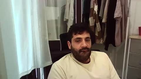 italianboybcn online show from 11.14.25