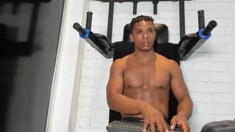 Snapshot of italomoore chatting on 09.16.25 Italo Moore online show from 09.16.25