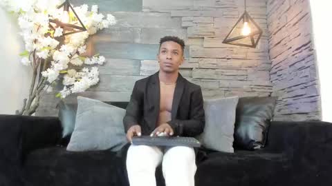 Snapshot of italomoore chatting on 10.04.25 Italo Moore online show from 10.04.25