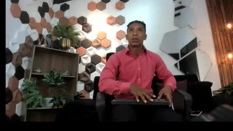 Snapshot of italomoore chatting on 10.06.25 Italo Moore online show from 10.06.25