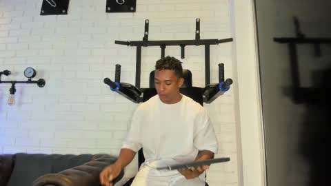 Snapshot of italomoore chatting on 10.07.25 Italo Moore online show from 10.07.25