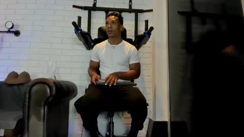 Snapshot of italomoore chatting on 10.09.25 Italo Moore online show from 10.09.25