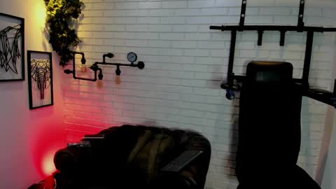 Snapshot of italomoore chatting on 10.20.25 Italo Moore online show from 10.20.25