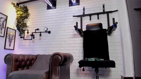 Snapshot of italomoore chatting on 10.24.25 Italo Moore online show from 10.24.25