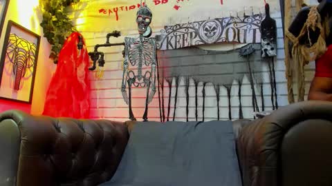 Snapshot of italomoore chatting on 11.01.25 Italo Moore online show from 11.01.25