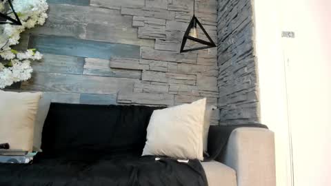 Italo Moore online show from 11.13.25