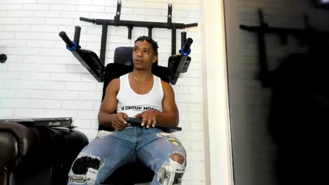 Italo Moore online show from 12.22.25