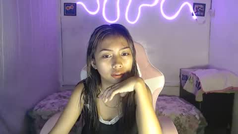 Snapshot of its_andrea chatting on 10.13.25 its andrea online show from 10.13.25