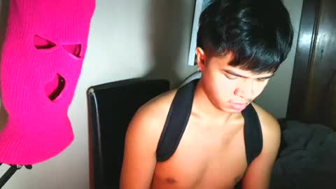 Snapshot of its_charliexcx chatting on 06.26.26 Charlie xcx online show from 06.26.26