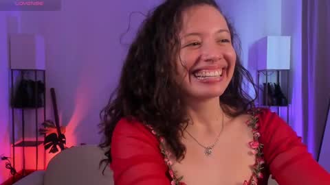 Snapshot of its_marie chatting on 11.14.25 Maria online show from 11.14.25