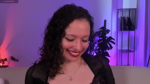 Snapshot of its_marie chatting on 11.15.25 Maria online show from 11.15.25