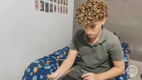 Snapshot of its_nicke chatting on 04.30.26 inicke online show from 04.30.26