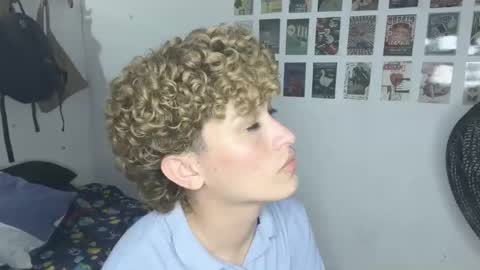 Snapshot of its_nicke chatting on 05.08.26 inicke online show from 05.08.26