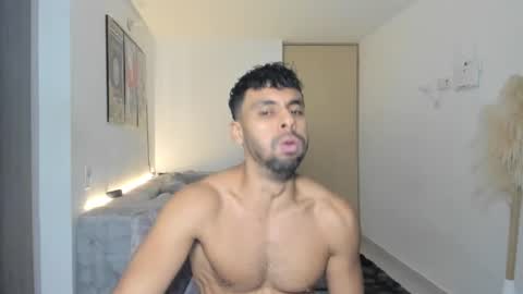 Snapshot of itsgeo1111 chatting on 10.11.25 CALL ME GEO online show from 10.11.25