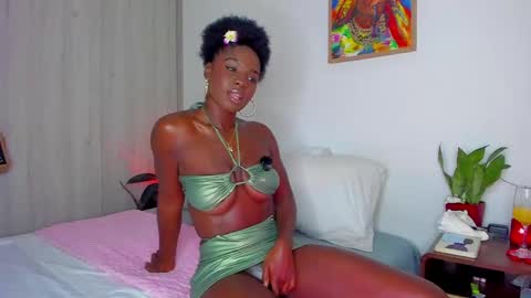 Snapshot of itslau_ chatting on 05.31.26 lau online show from 05.31.26