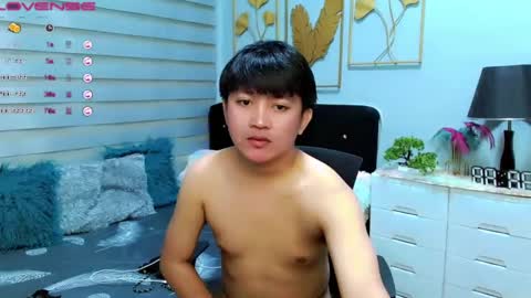 Snapshot of itsme_berniexx chatting on 12.28.24 ask me online show from 12.28.24