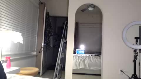 Alexis Rae online show from 11.18.25