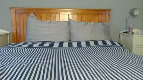 Snapshot of itsmejade_x chatting on 10.23.25 Jade online show from 10.23.25