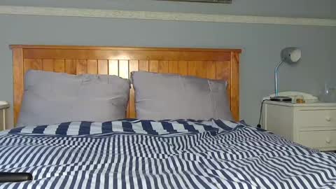 Snapshot of itsmejade_x chatting on 10.24.25 Jade online show from 10.24.25