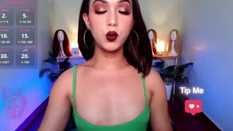 Snapshot of itsmesofiaa69 chatting on 10.20.25 Sofia online show from 10.20.25