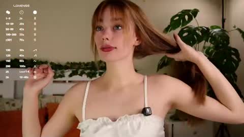 Snapshot of itsmetessa chatting on 07.05.26 Tessa online show from 07.05.26