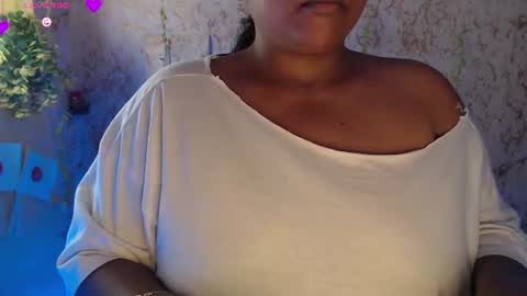 Snapshot of itsmiradesire chatting on 06.15.26 Mira online show from 06.15.26