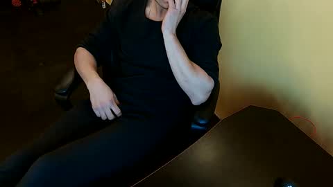 Snapshot of itssallgravy chatting on 11.02.25 itssallgravy online show from 11.02.25