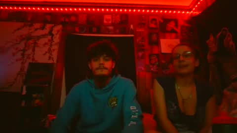 Snapshot of itsthesecretsideofus chatting on 04.07.26 TheSecretSideOfUs online show from 04.07.26