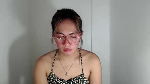 itsurgil_kloeh online show from 11.27.25