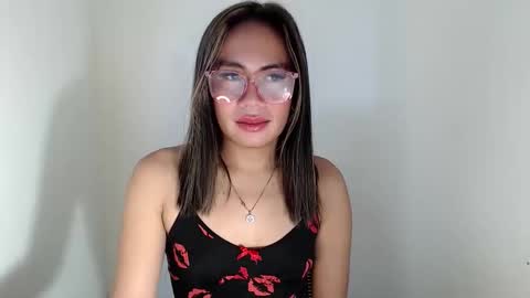 itsurgil_kloeh online show from 11.29.25