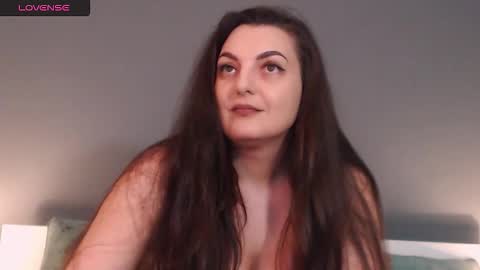 Snapshot of itsyourlady chatting on 02.06.26 Melissa Khaan online show from 02.06.26