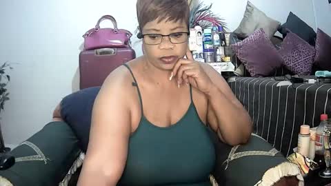 Snapshot of itumeleng74 chatting on 01.28.25 itumeleng74 online show from 01.28.25