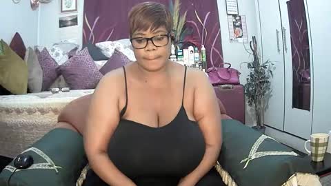 Snapshot of itumeleng74 chatting on 02.24.25 itumeleng74 online show from 02.24.25