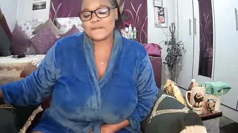 Snapshot of itumeleng74 chatting on 03.11.25 itumeleng74 online show from 03.11.25