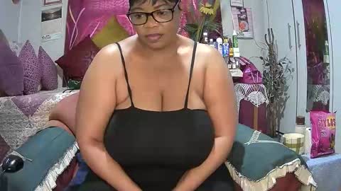 Snapshot of itumeleng74 chatting on 09.12.25 itumeleng74 online show from 09.12.25