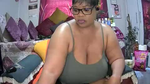 Snapshot of itumeleng74 chatting on 09.20.25 itumeleng74 online show from 09.20.25